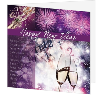 Kerstkaart met champagneglazen, vuurwerk en nieuwjaarswens