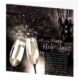 Kerstkaart met champagneglazen en vuurwerk