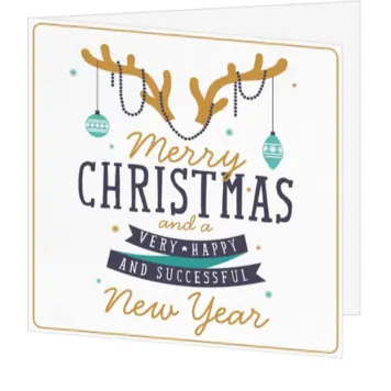 Kerstkaart met gewei, kerstballen en typografische kerstwens
