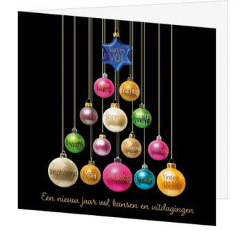 Kerstkaart met kleurrijke kerstballen en gouden details