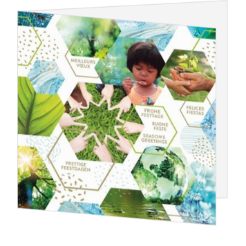 Kerstkaart met groene hexagon collage en feestwensen