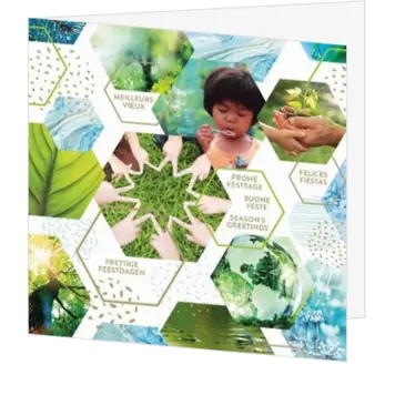Kerstkaart met groene hexagon collage en feestwensen