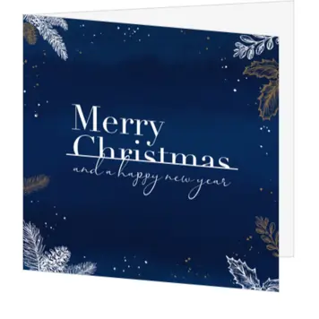 kerstkaart met donkerblauwe achtergrond en moderne typografie