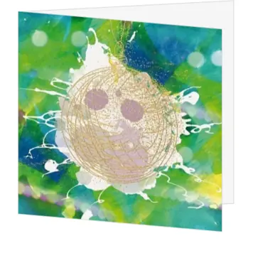 Kerstkaart met gouden kerstbal en waterverf