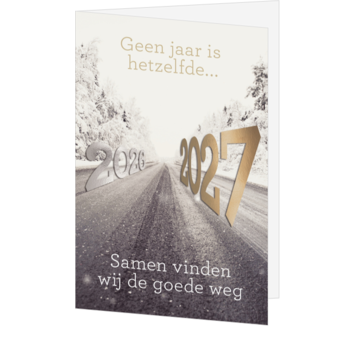 Kerstkaart met jaartallen op winterse weg