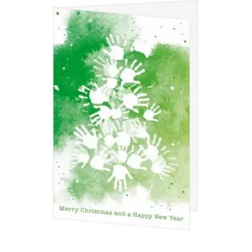 Kerstkaart met groene waterverf en kerstboom van handjes