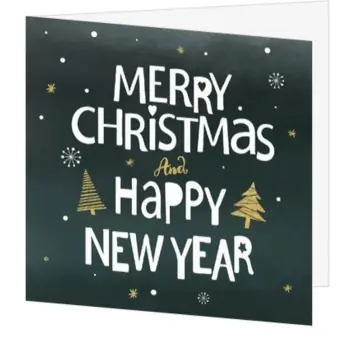 kerstkaart met speelse typografie op dennengroene achtergrond