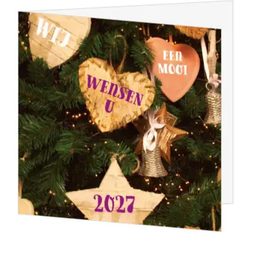 kerstkaart met kerstboom en paars vlak