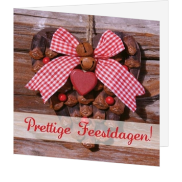 Kerstkaart met houten hart en rood geruite strik