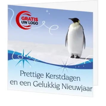 kerstkaart met pinguïn in blauw winterlandschap