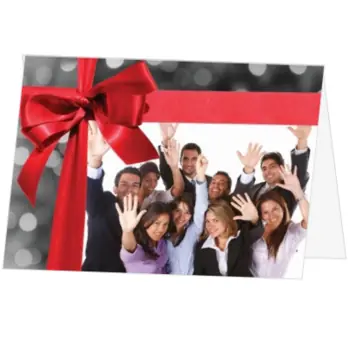 kerstkaart met rode strik en feestelijk teambeeld