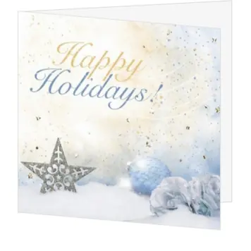 Kerstkaart met winters landschap en ornamenten
