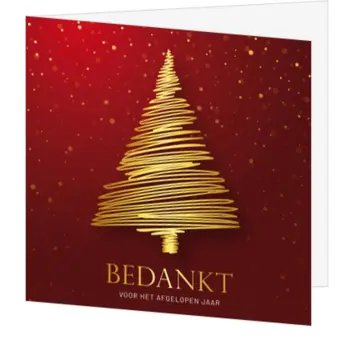 Kerstkaart met gouden kerstboom op rode achtergrond