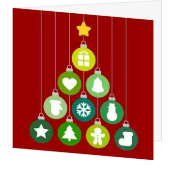 Rode kerstkaart met kerstballen als kerstboom