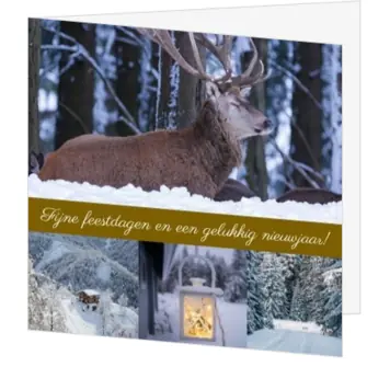 Kerstkaart met rendier in besneeuwd winterlandschap