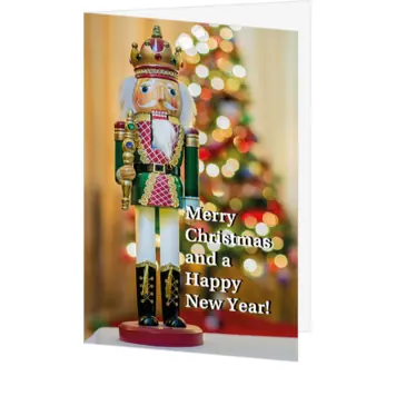 kerstkaart met kleurrijke notenkraker en kerstboom