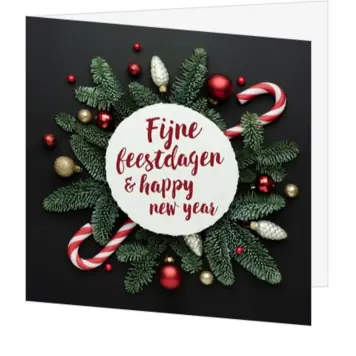 kerstkaart met kersttakken, kerstballen en ronde tekstcirkel