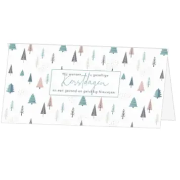 kerstkaart met dennenboompjes in zachte pastelkleuren