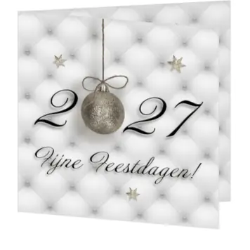 Kerstkaart met jaartal 2027 en gecapitonneerde achtergrond