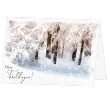 kerstkaart met aquarel van besneeuwd bos