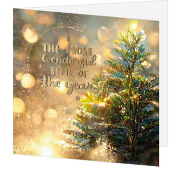 Kerstkaart met sfeervolle kerstboom en gouden lichtjes