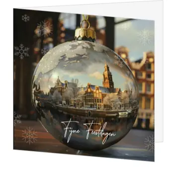 Kerstkaart met glazen kerstbal en Hollands winterlandschap
