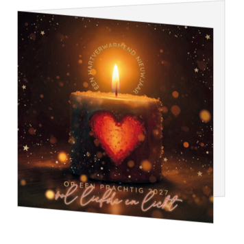 Kerstkaart met kaarslicht en warm hart