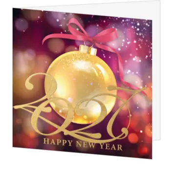 feestelijke kerstkaart met gouden kerstbal