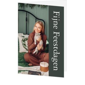 Kerstkaart met foto en kat in moderne, rustige stijl