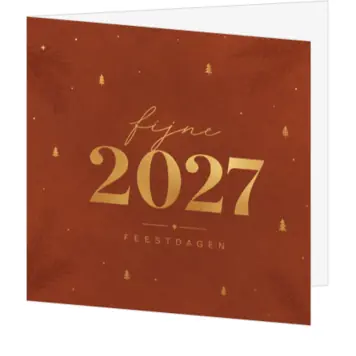 Kerstkaart met roestoranje achtergrond en goudlook